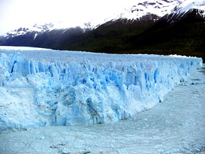 ペリト・モレノ氷河は圧巻のスケール